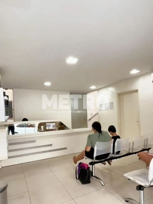 Clínica à venda com 16 salas, recepção, copa, estacionamento, PETROLINA - PE