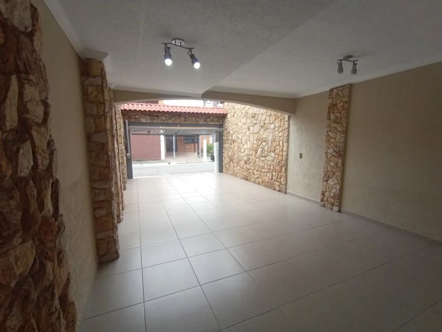 Sobrado para venda com 193 m², 4 vagas