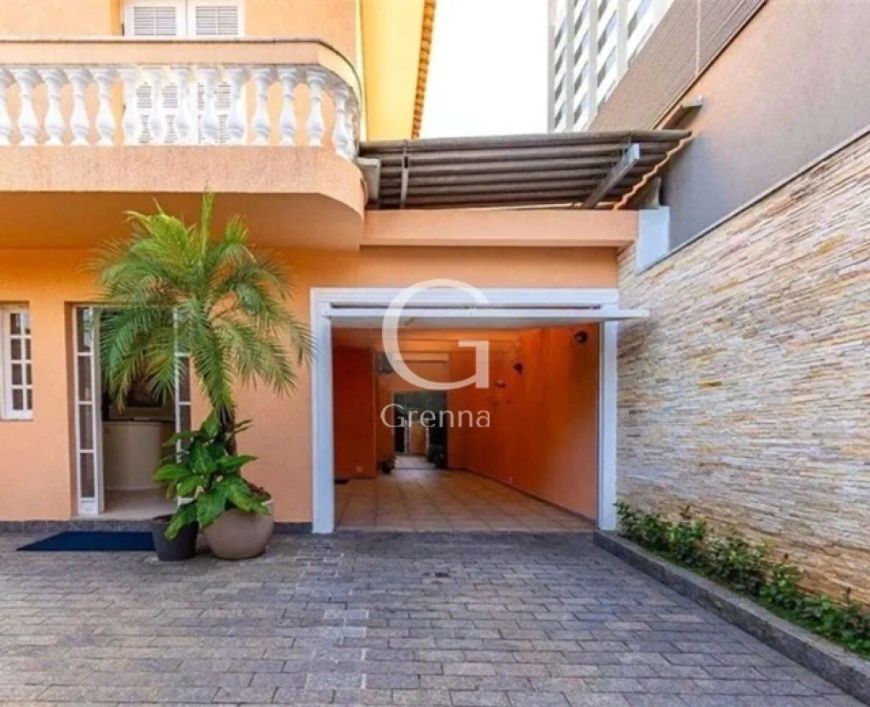 Casa à locação com 220m² em Jardim Paulistano - SP