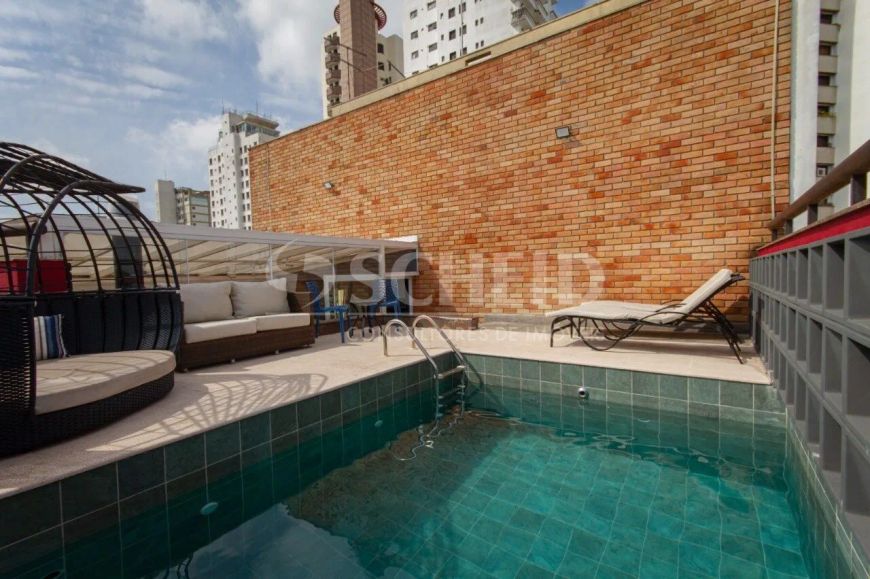 Cobertura no Real Parque, com 198 m²