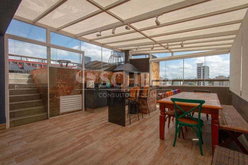 Cobertura no Real Parque, com 198 m²