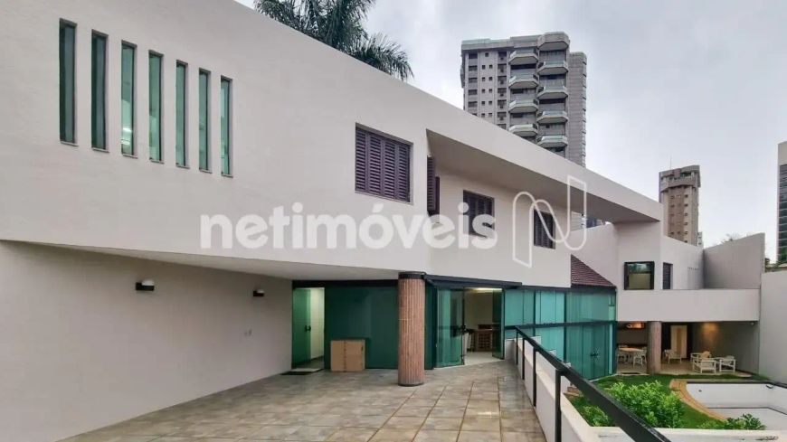 Casa residencial à venda no bairro Belvedere com 482 m² e 4 dormitórios/quartos.