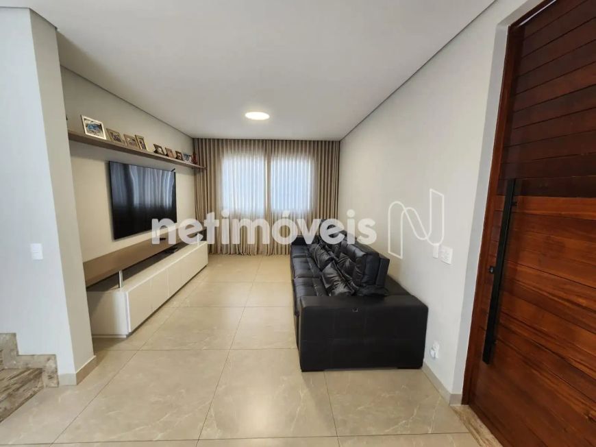 Casa residencial à venda no bairro Carlos Prates com 5 dormitórios e 300 m².