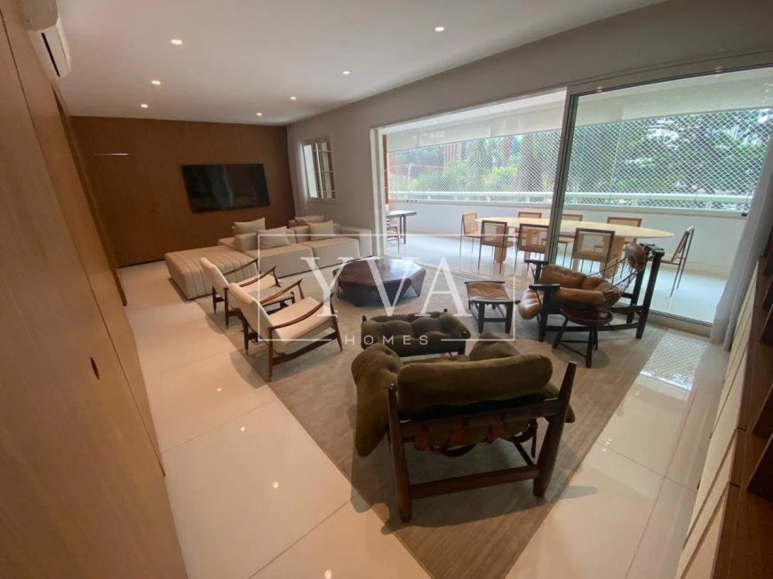 Apartamento mobiliado - Itaim Nobre Alto Padrão - Rua Benedito Lapin.
