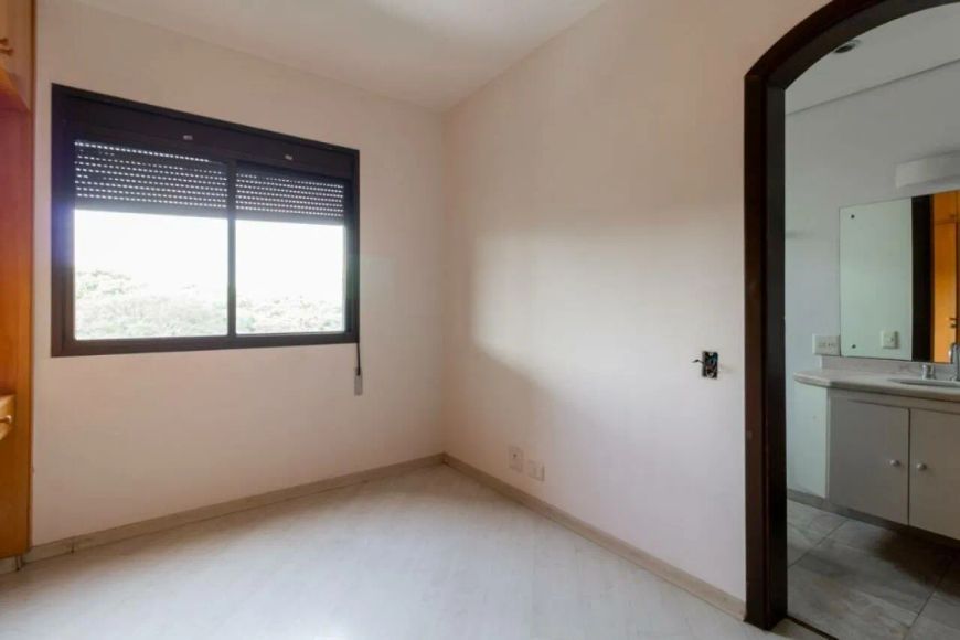 Apartamento a venda com 238m2 em Moema SP