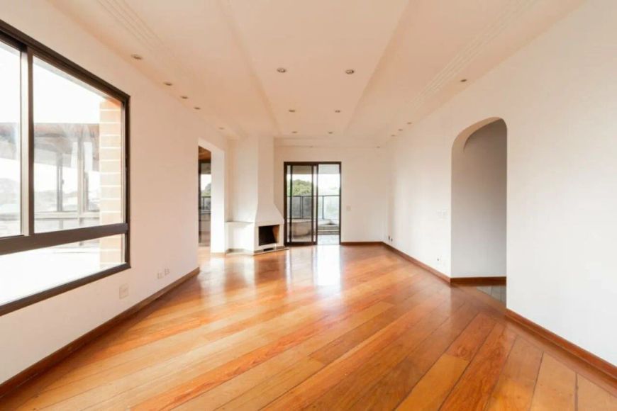 Apartamento a venda com 238m2 em Moema SP