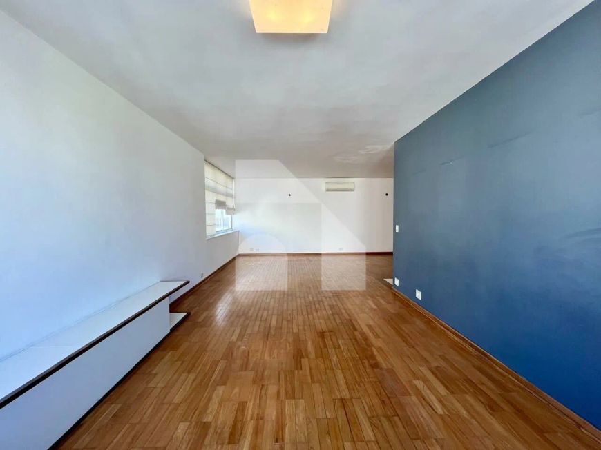Apartamento com 3 dormitórios, 1 suíte e 1 vaga, reformado em frente ao Shopping Higienópolis