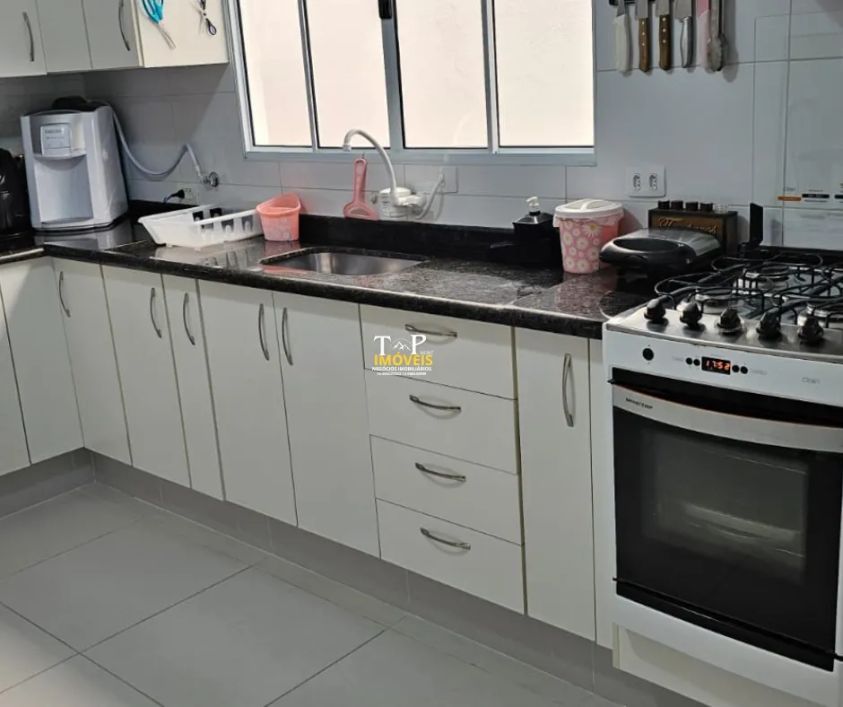 Casa 2 dormitórios sendo 1 suíte, a venda.**estuda permuta com imóvel de menor valor**