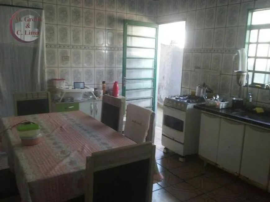 Sobrado com 2 dormitórios à venda, 70 m² por R$ 318.000,00 - Chácara São Silvestre - Taubaté/SP