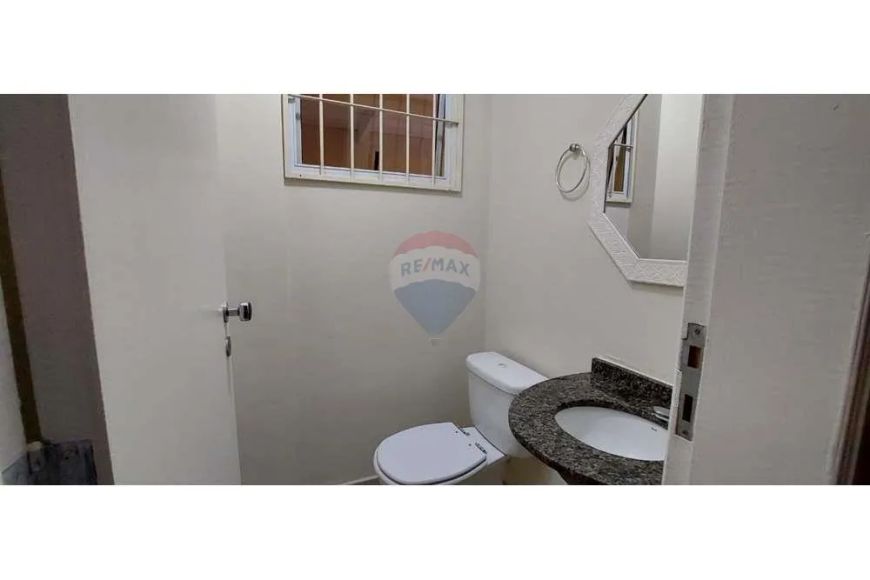 Belíssimo Sobrado à Venda: 3 quartos (1 suíte),2 banheiros e área gourmet.