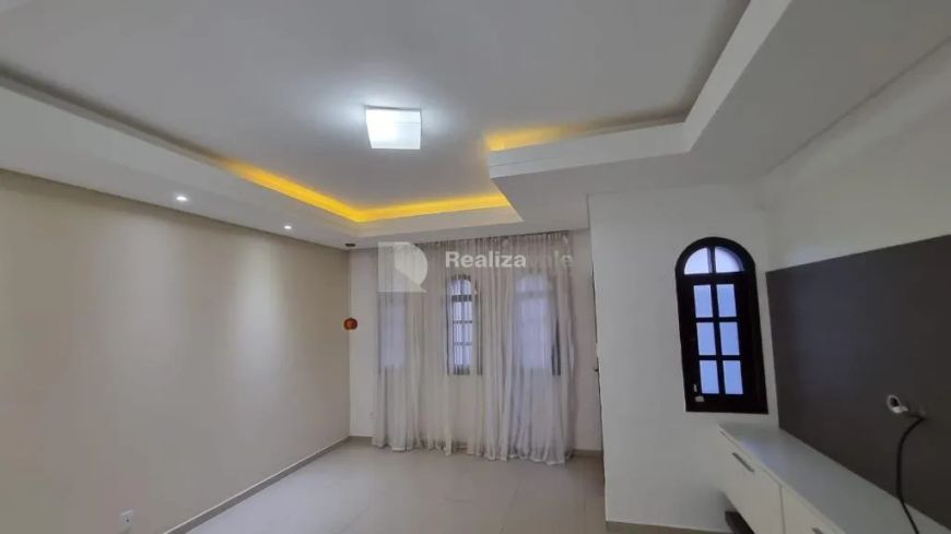 🏡 Exclusividade em Taubaté – Casa projetada por arquiteto, com acabamento impecável!