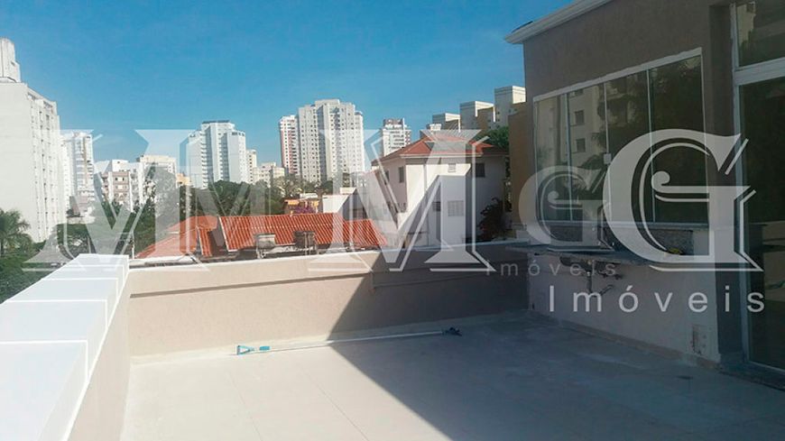 Bem localizado prédio comercial com 9 salas e 20 vagas ao lado do metro Vila Mariana