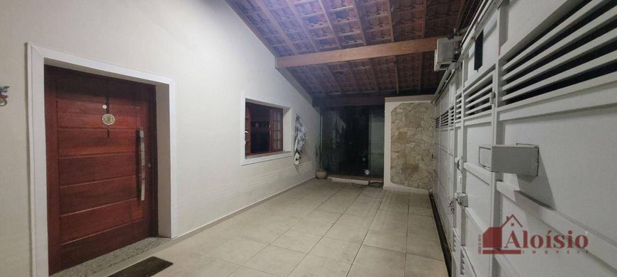 Casa com 3 dormitórios à venda, 187 m² por R$ 660.000,00 - Chácara do Visconde - Taubaté/SP