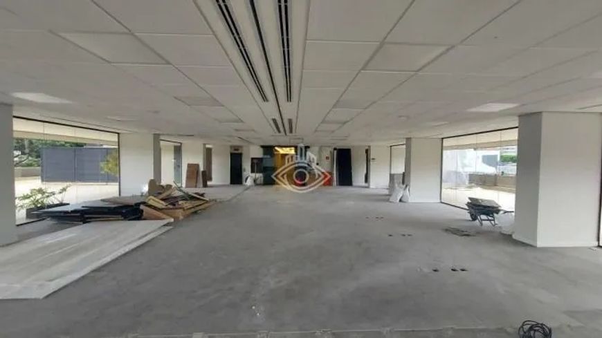 Conjunto comercial para locação na Avenida Brigadeiro Faria Lima, Jardim Paulist