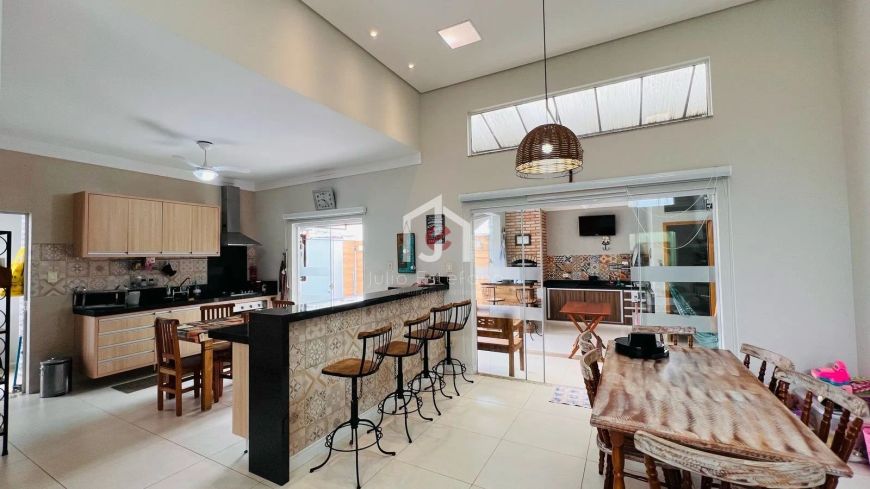 Casa, 3 Dormitórios (1 Suíte) - Condomínio Hípica Pinheiro - Taubaté/SP