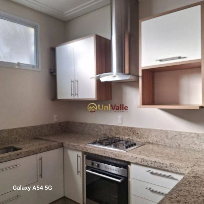 Casa com 3 dormitórios à venda, 216 m² por R$ 1.250.000,00 - Campos Do Conde - Taubaté/SP