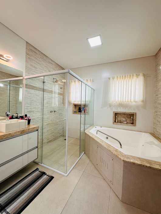 Belissimo sobrado Centro Taubate com piscina e area gourmet