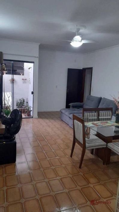 Casa com 3 dormitórios à venda, 200 m² por R$ 550.000,00 - Parque Bandeirantes - Taubaté/SP