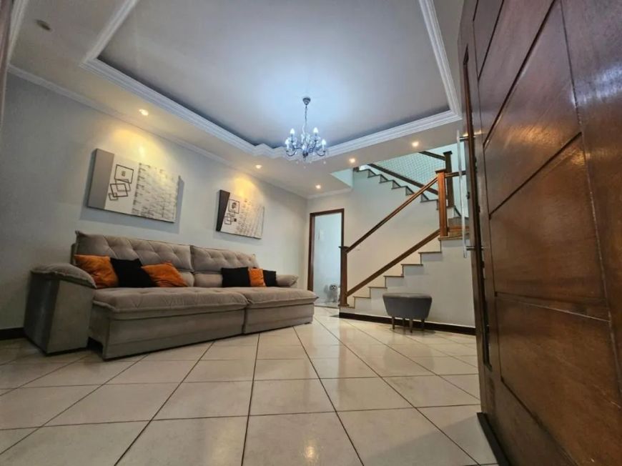 Sobrado Residencial / Residencial Portal da Mantiqueira