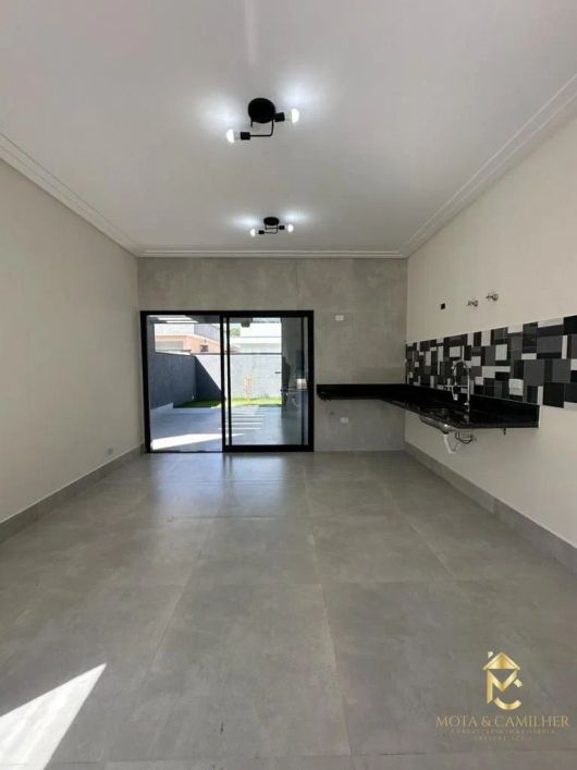 Casa à Venda em Itapecerica, Taubaté - SP