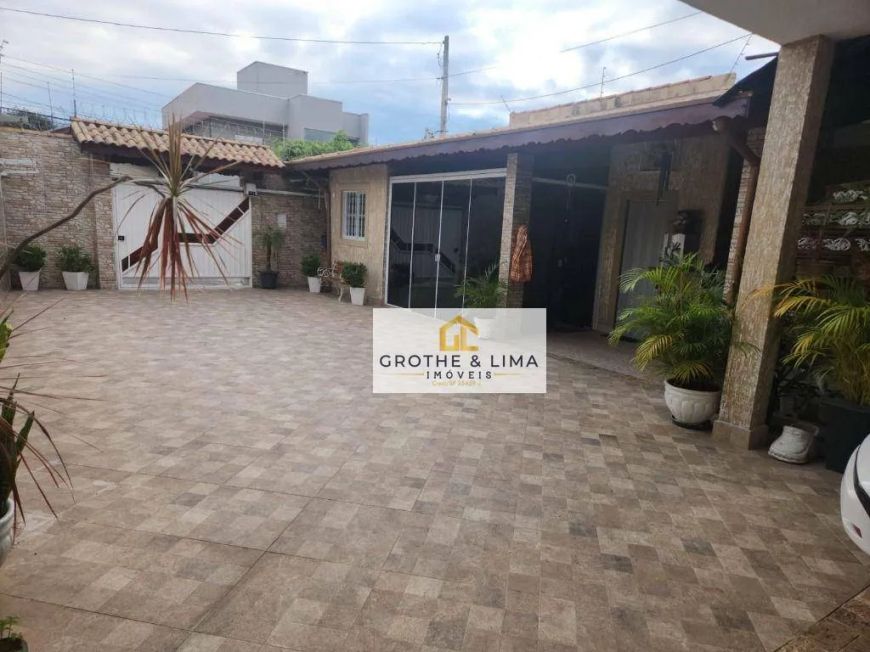 Lindo Sobrado com 3 dormitórios à venda, 162 m² por R$ 580.000 - Chácara do Visconde - Taubaté/SP