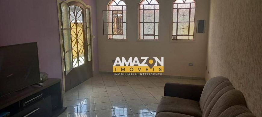 Sobrado com 4 dormitórios à venda, 250 m² por R$ 530.000,00 - Jardim Bela Vista - Taubaté/SP
