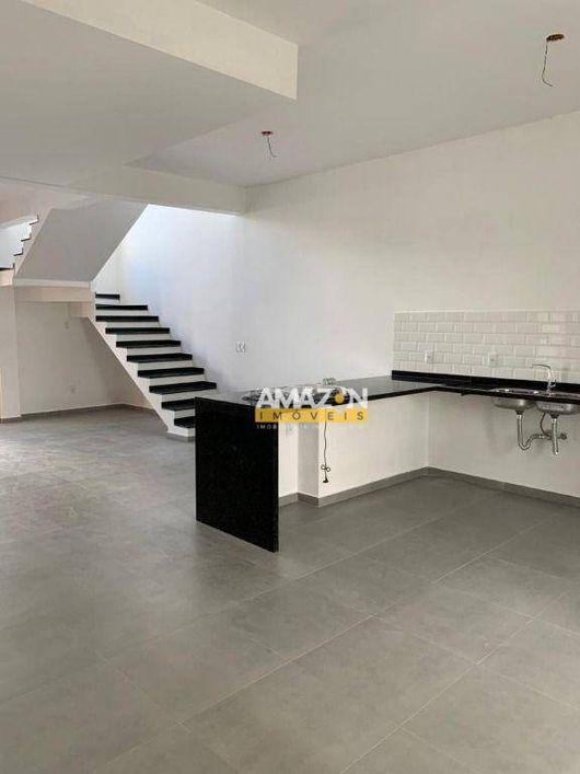 Sobrado com 3 dormitórios à venda, 176 m² por R$ 650.000,00 - Granjas Santa Terezinha - Taubaté/SP