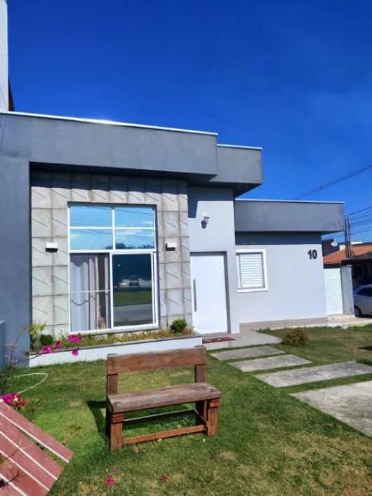 casa frente com a praça central, são 3 quartos, sendo 1 suíte, Residencial Sao José
