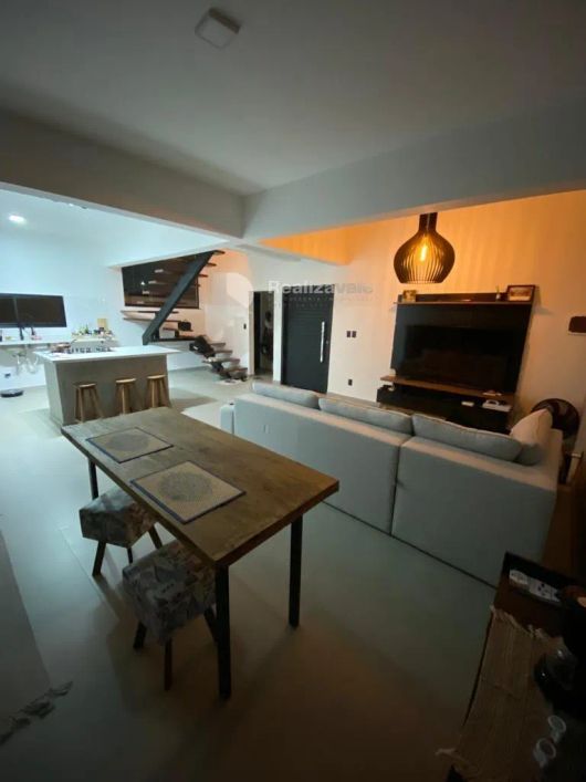 Sobrado à venda em Taubaté, Vale dos Cristais, com 3 quartos, com 202 m², Condominio Ágata