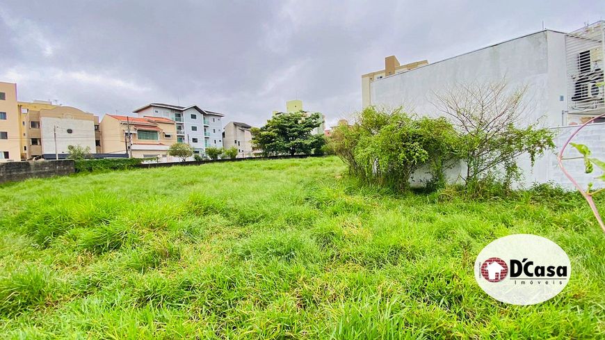 Terreno à venda com área total de 731m², bairro Granja Daniel, Taubaté-SP