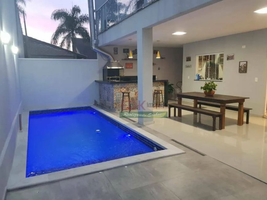 Sobrado com 3 dormitórios à venda, 203 m² por R$ 1.320.000,00 - Condomínio Residencial Tecoara - Tau