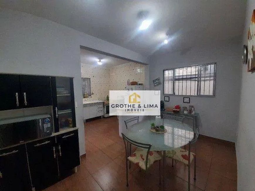 Casa com 5 dormitórios à venda, 360 m² - Chácara do Visconde - Taubaté/SP