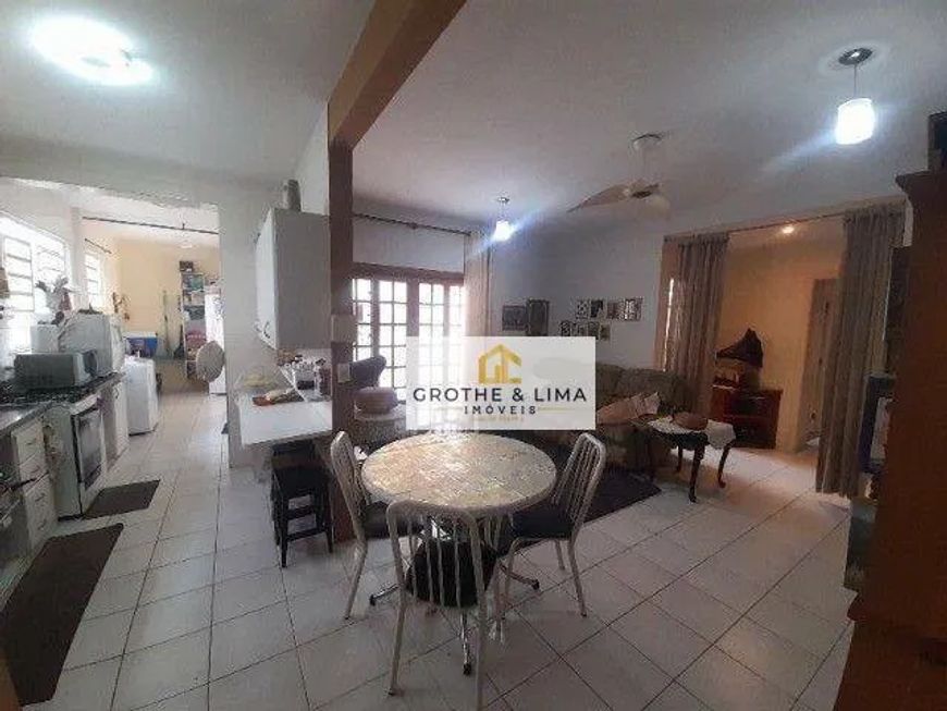 Casa com 5 dormitórios à venda, 360 m² - Chácara do Visconde - Taubaté/SP