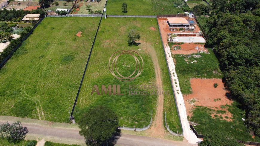 "EXCELENTE TERRENO A VENDA NO CONDOMÍNIO CHÁCARAS CATAGUÁ COM 5.100M²"
