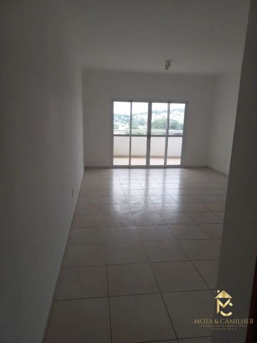 Apartamento à Venda em Centro, Taubaté - SP