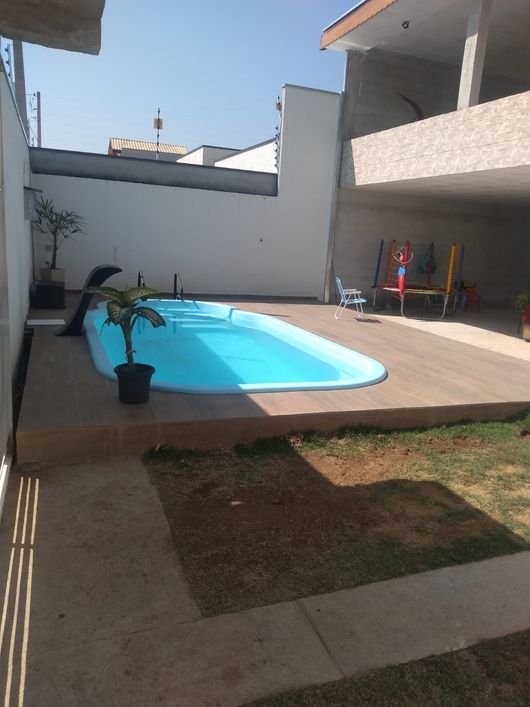 Sobrado para Venda com 300 m² - Jardim Oásis - Taubaté - SP