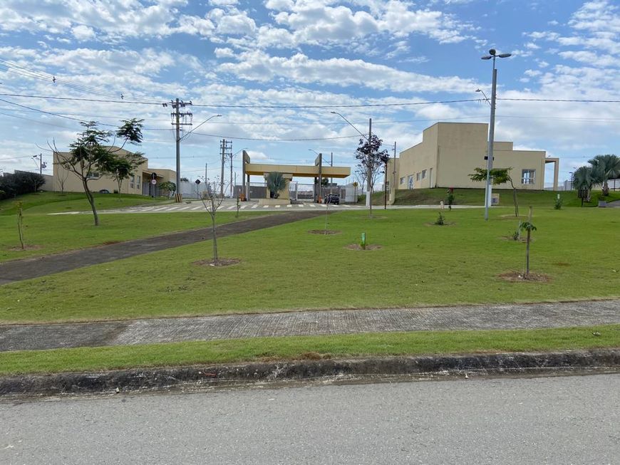 Ótimo lote no Condomínio lote de frente para praça