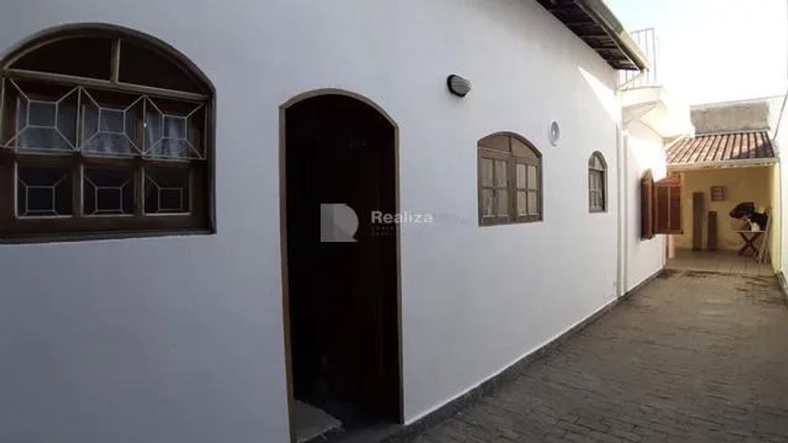Casa à venda em Taubaté, Jardim Independência, com 4 quartos, com 250 m²