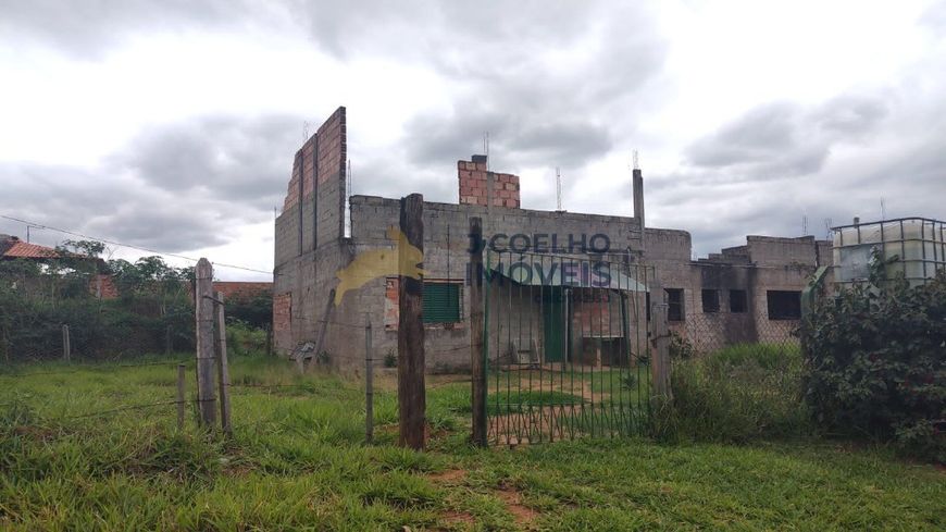 Chácara á venda em Taubaté.