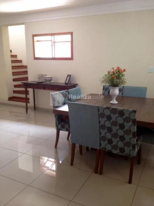 Casa à venda em Taubaté, Parque Residencial Bom Conselho, com 3 quartos, com 197.4 m²