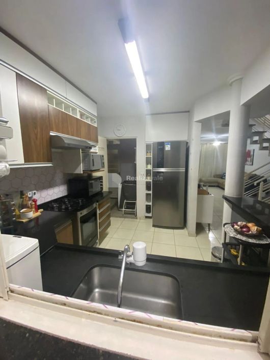 🏡 Sobrado Atualizado e Aconchegante a Venda – Pronto para Você!