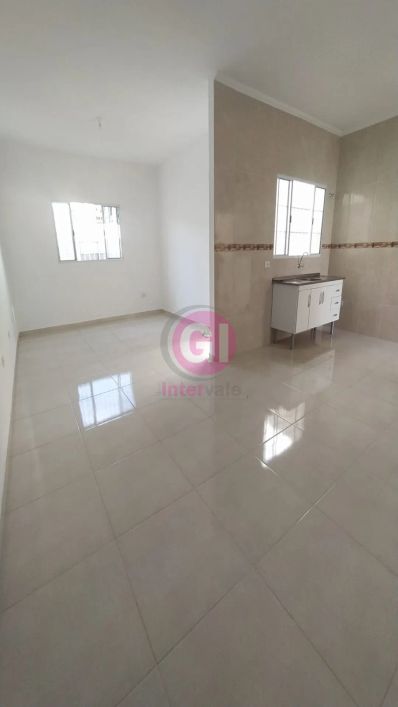 CASA NOVA E ESPAÇOSA NO VISTA ALEGRE - TAUBATÉ