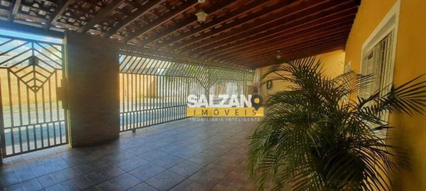 Casa com 3 dormitórios à venda, 420 m² por R$ 901.000,00 - Residencial Estoril - Taubaté/SP