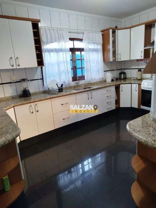 Sobrado com 4 dormitórios à venda, 255 m² por R$ 795.000,00 - Esplanada Independência - Taubaté/SP