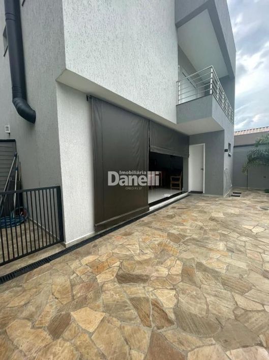 Casa em Condomínio à venda, 3 quartos, 1 suíte, 4 vagas, Piracangaguá - Taubaté/SP