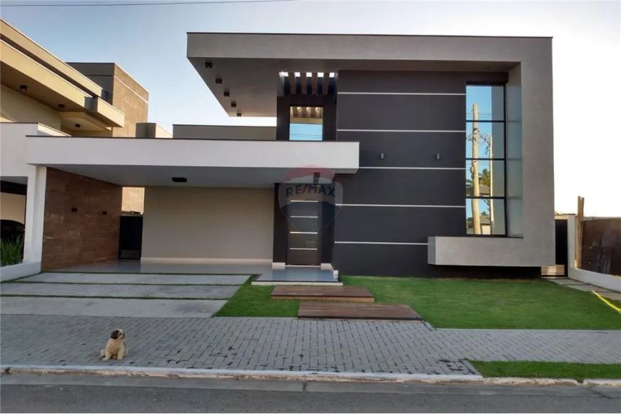 Casa à venda com ambientes amplos e integrados, arquitetura moderna e excelente localização, no Resi