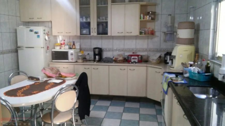 MÓVEIS PLANEJADOS , ESPAÇO GOURMET , RESIDÊNCIA TÉRREA , LOCALIZADA NO BAIRRO DO JARDIM TREMEMBÉ