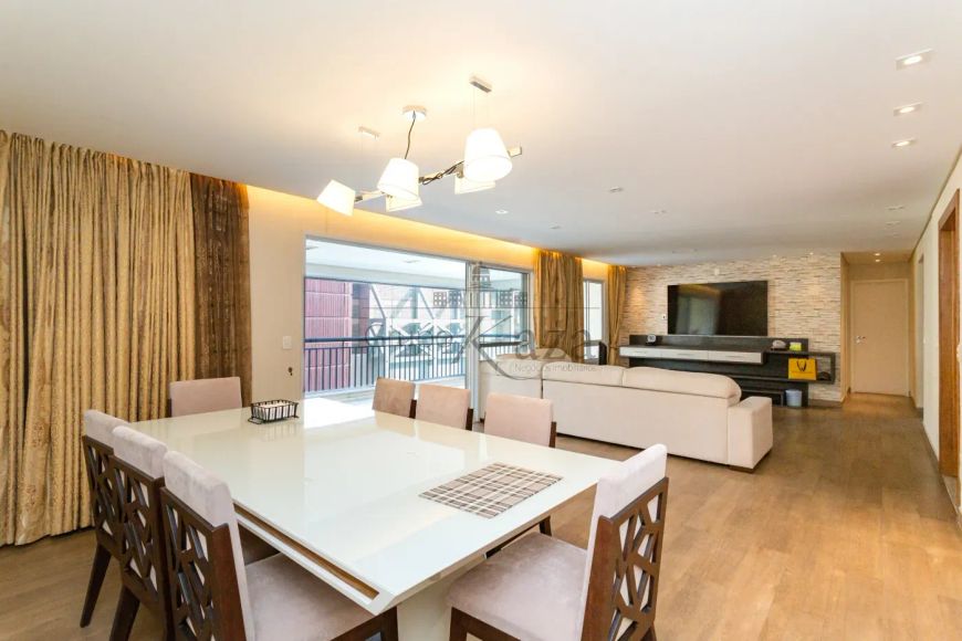 Apartamento - Perdizes - 4 Dormitórios - 168m².