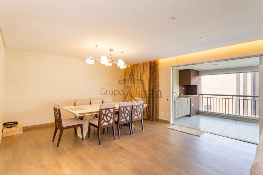 Apartamento - Perdizes - 4 Dormitórios - 168m².
