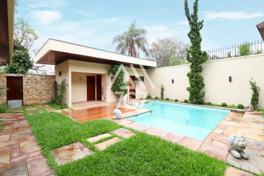 CASA AMPLA E AREJADA NO JARDIM GUEDALA